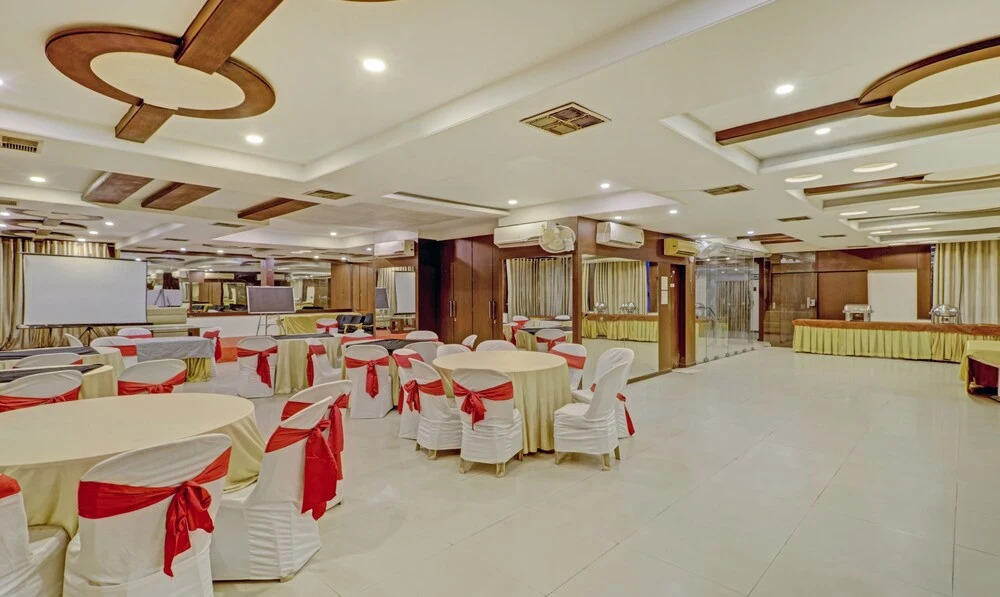 Loharkar Family Hotel L A Rooms