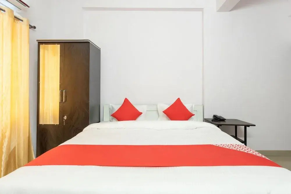 OYO 28691 Hotel Golden Star