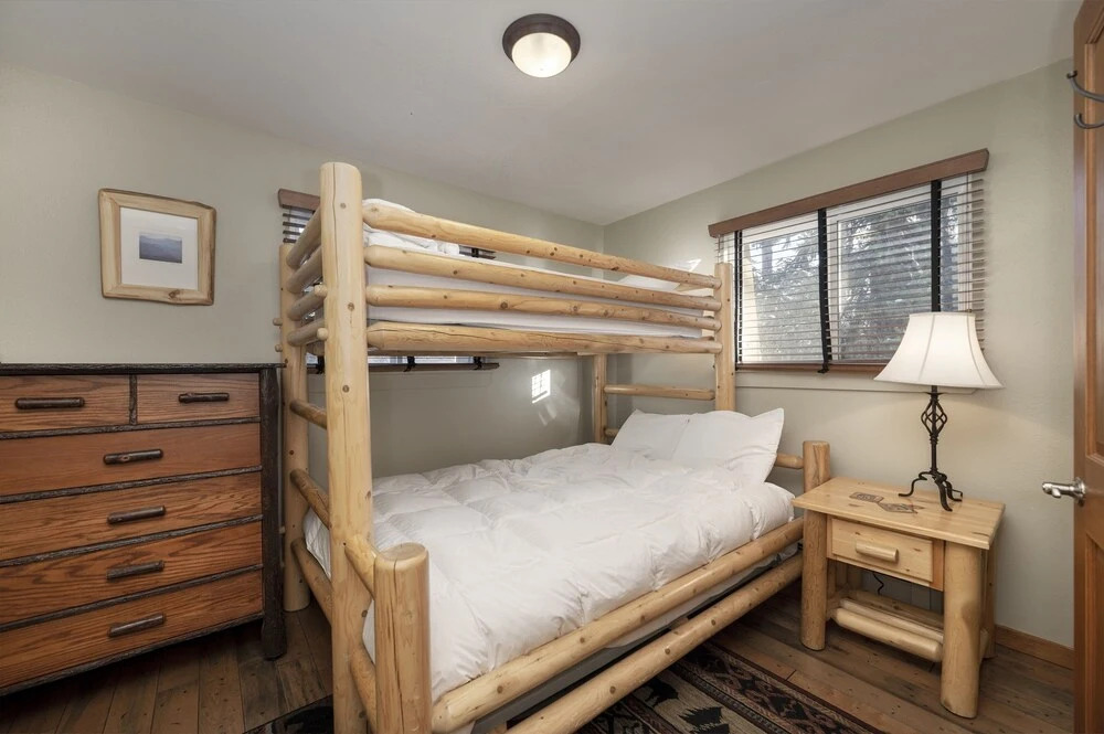 Hi Country Haus - 10-18... 2 Bedroom Condo by RedAwning