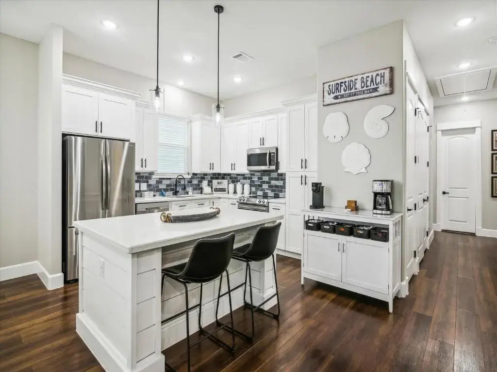 Sandy Cheeks Surfside by Ryson Vacation Rentals