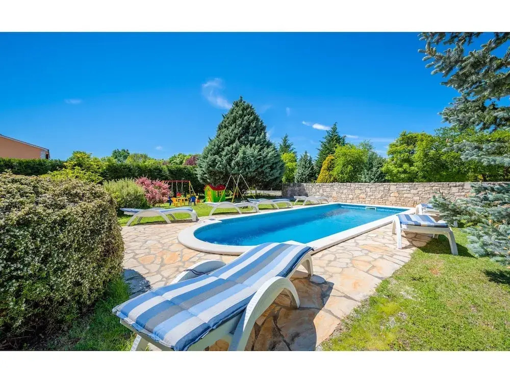Luxury Holiday House With Private Pool and Large Garden, Near Rabac