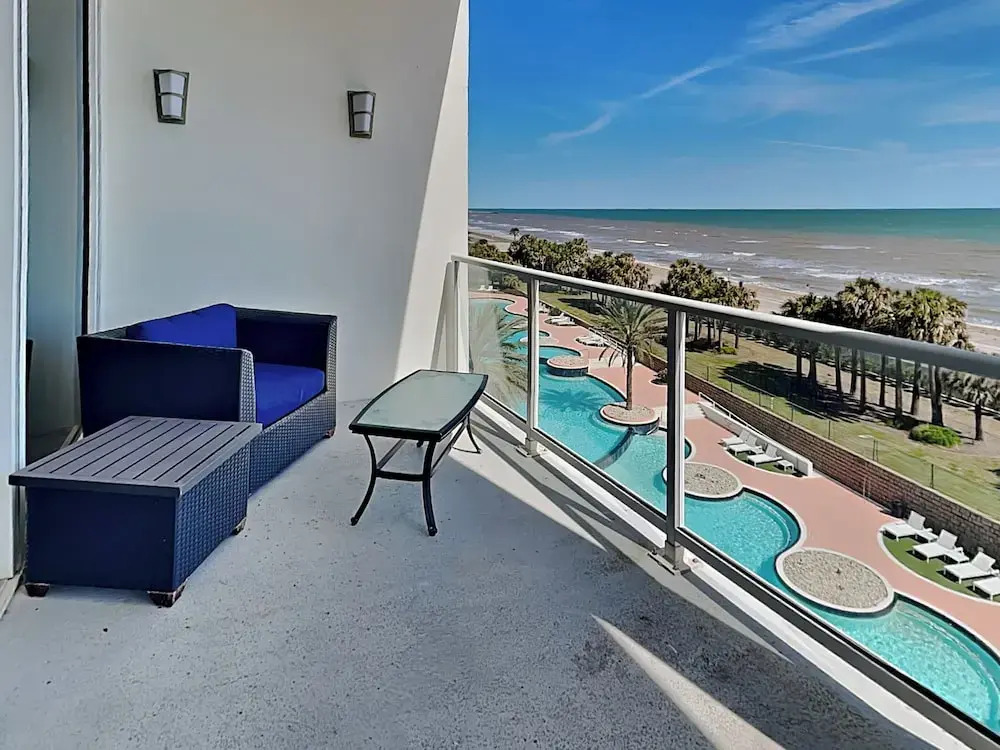 Western Waves by Ryson Vacation Rentals