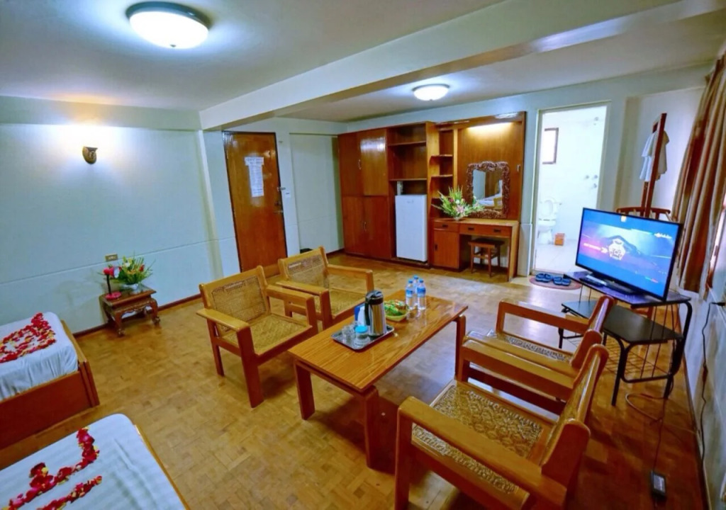 Taim Phyu Hotel