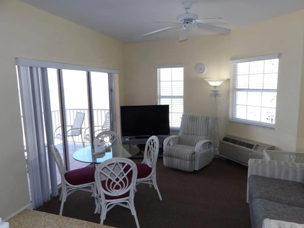 Edison Beach House