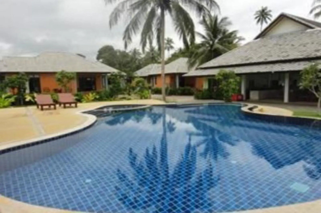 Khanom Sunrise Beach Hotel