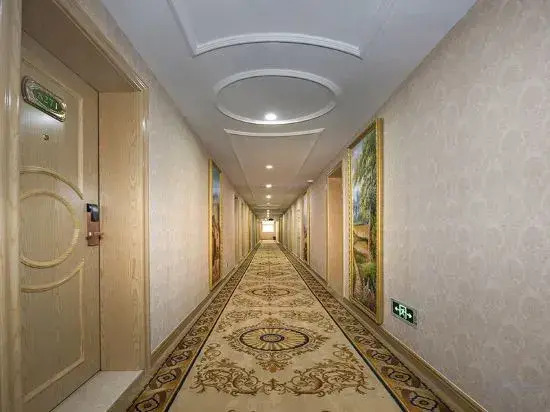 Vienna Hotel (Daming Lake, Quancheng Road, Jinan)