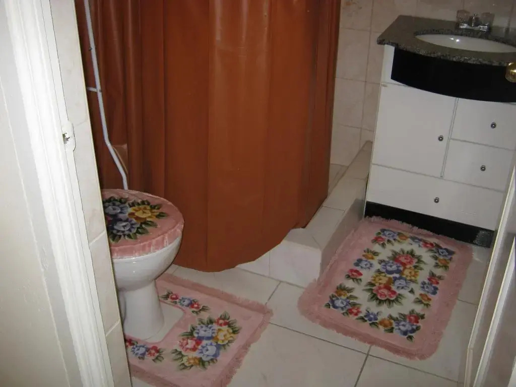 Evelyn's Apartment