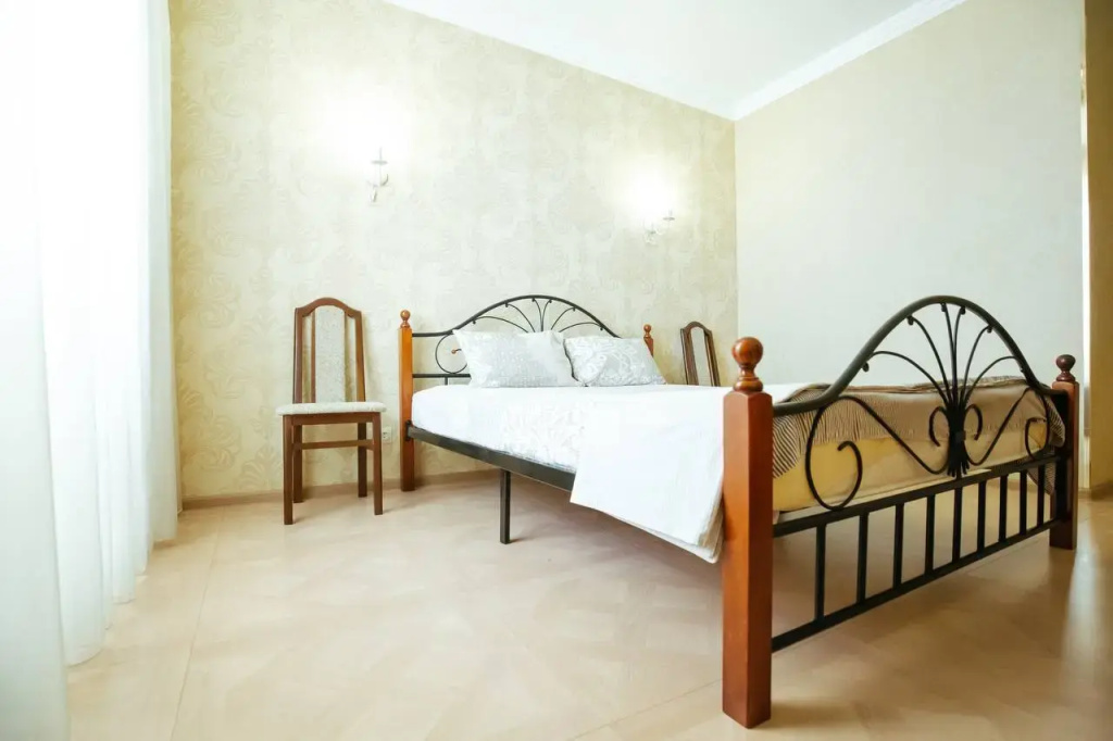 Sobornaja 14 Dvuhkomnatnye apartamenty v ZhK "Zolotye kupola"
