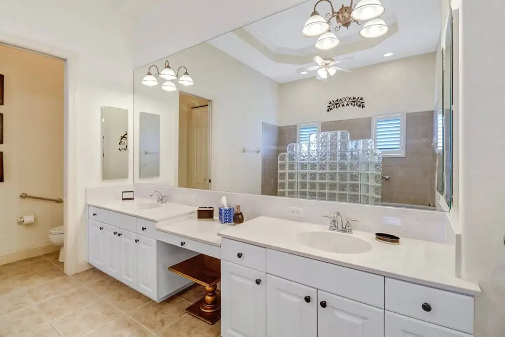 2605 Beach Parkway