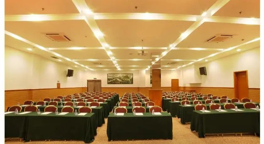 New Year Hotel