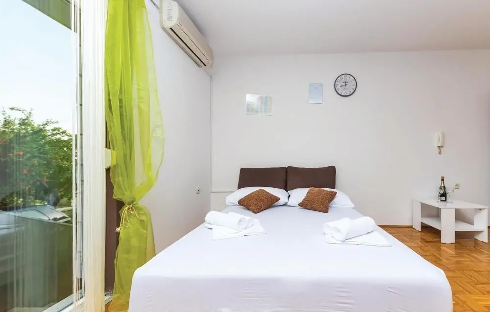 Amazing Apartment in Trogir With 1 Bedrooms and Wifi