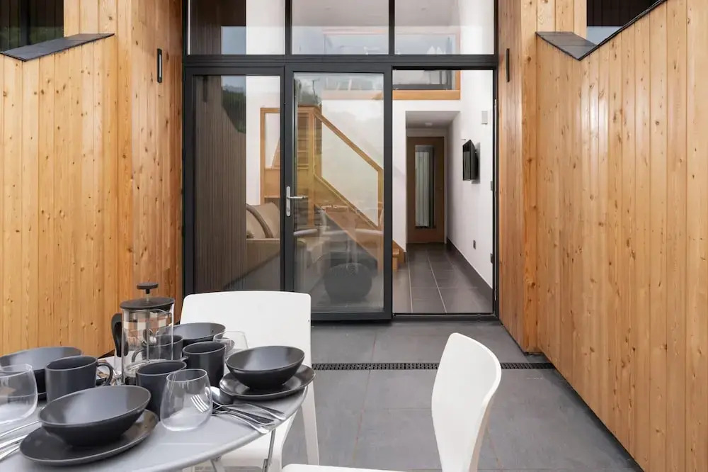Tranquil Getaway for 4 New Mill Village