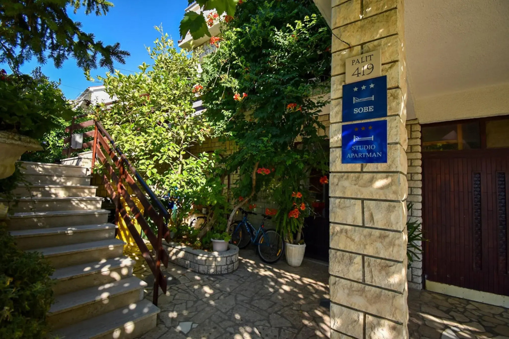 Frane - With Garden - A1