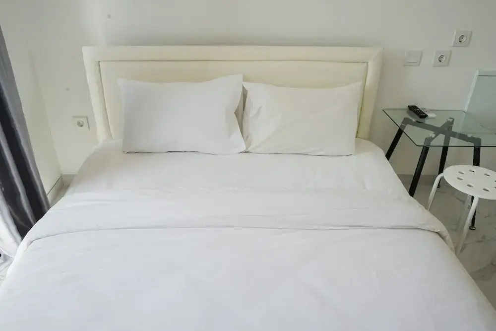 Comfy and Cozy Stay Studio Room at Sky House BSD Apartment By Travelio