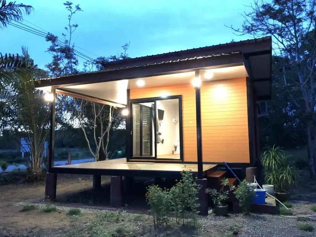 Koh Jum Bungalow & Hostel