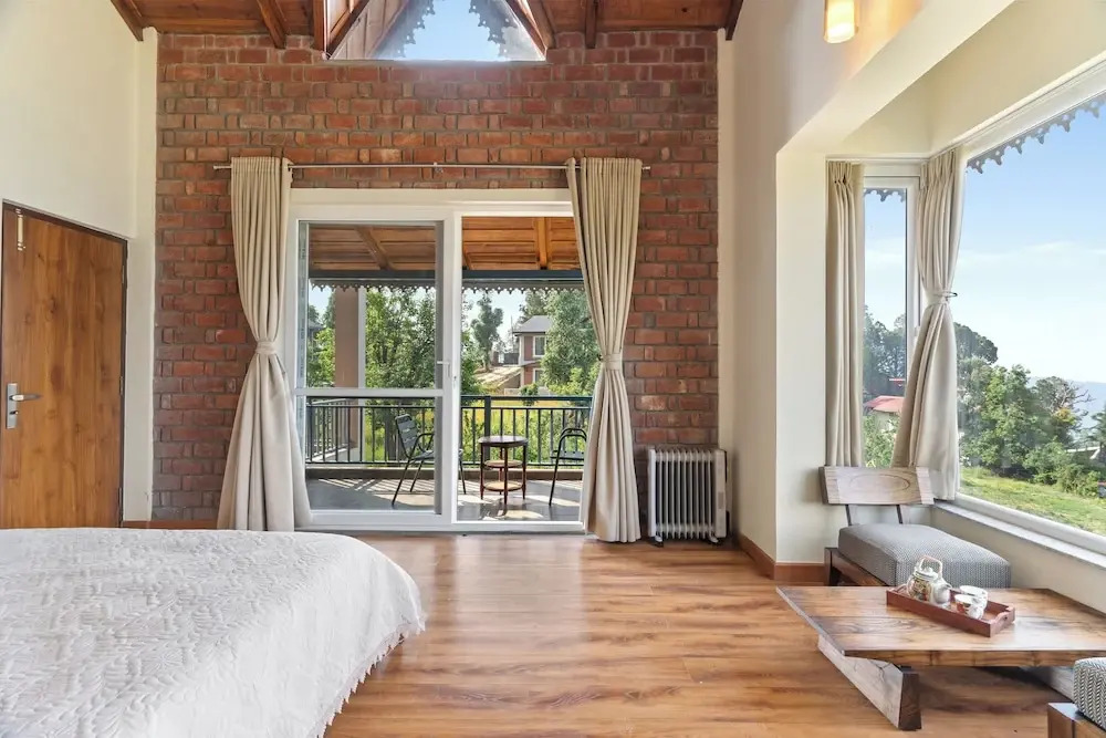 Himvan by Akama Homes
