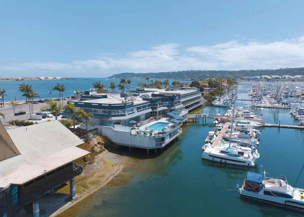 Bay Club Hotel and Marina