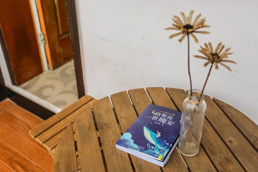 Wuzhen Riverside Boutique Hostel