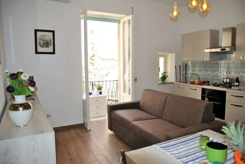 Happiness House two Steps Away to the Beach of Gaeta