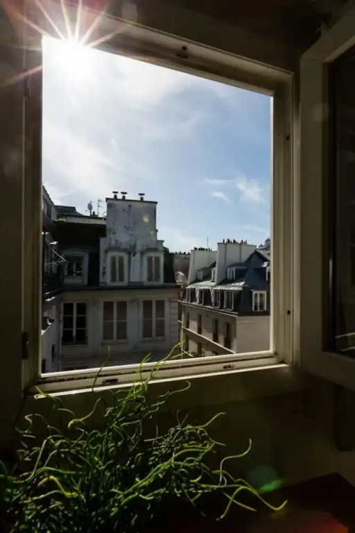 Cool Minimalism by the Palais-royal