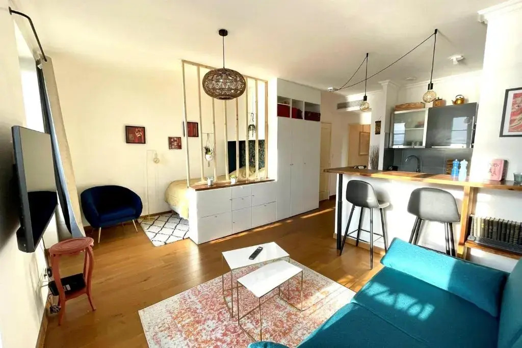 Studio Facing The Sea In Downtown Marseille