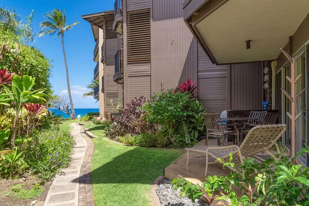 Hale Hui Kai 106 - Beautiful Ground Floor Unit, on Keawakapu Beach, Split AC!