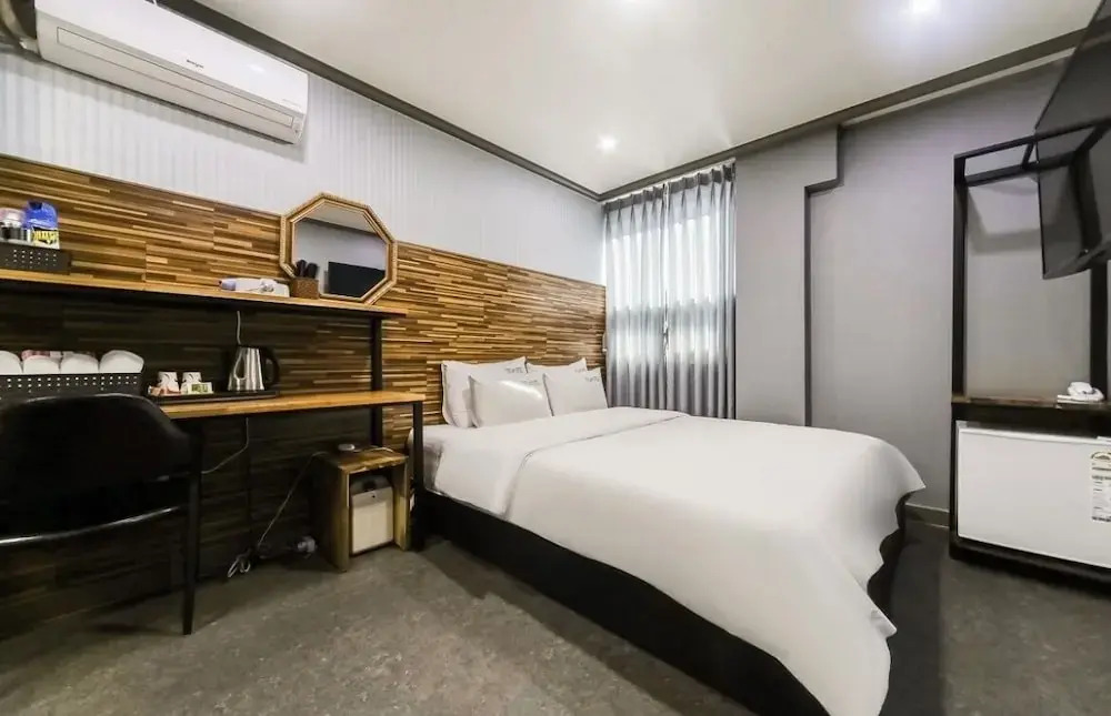The Charp Hotel