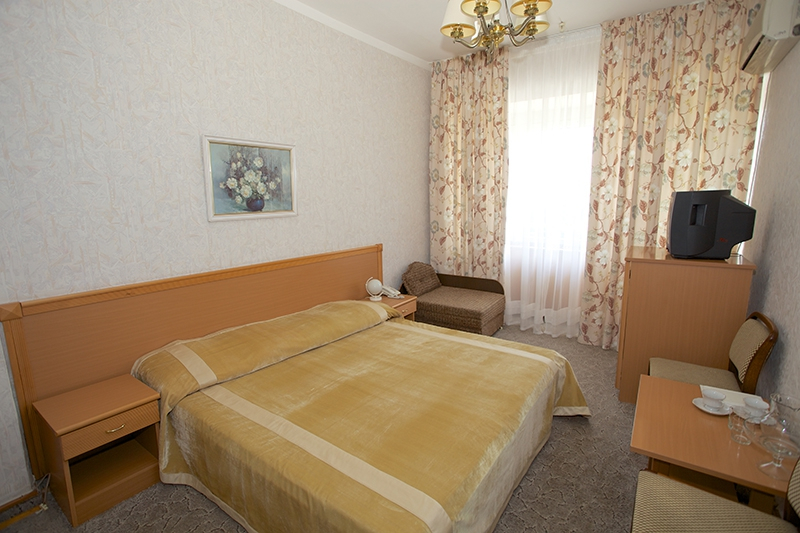 Первомайский