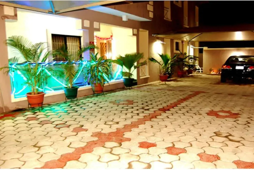 ERiTH APARTMENT & SUITES
