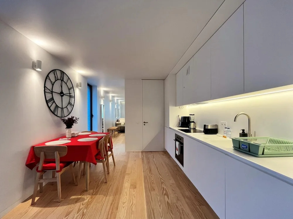 Nomad s Lux - 2bdr Almada Private Porto