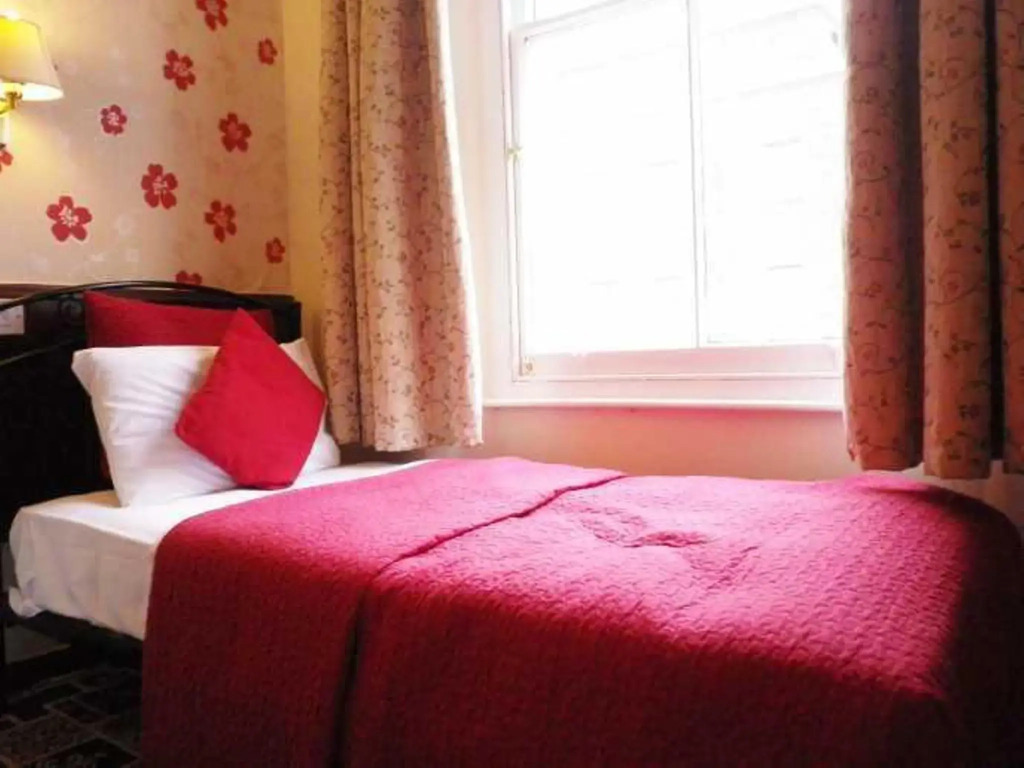 Hyde Park Court Hotel