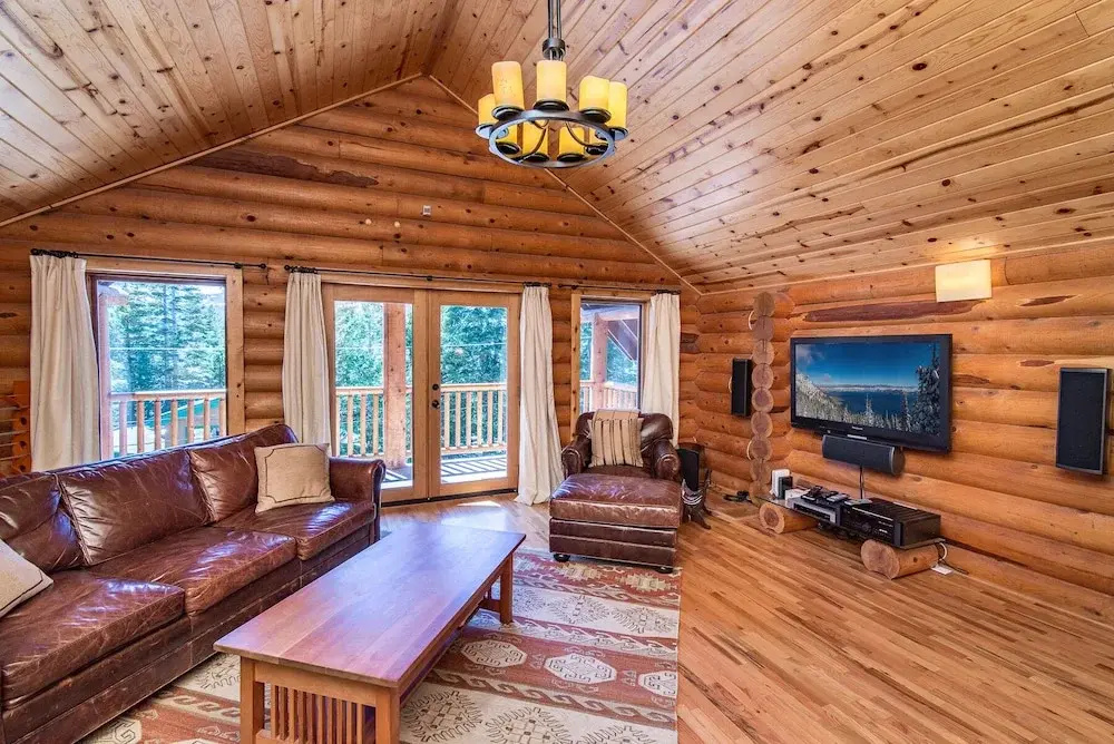 Log  W/ Hot Tub, Billiards & Mt. Tallac Views 4 Bedroom Home