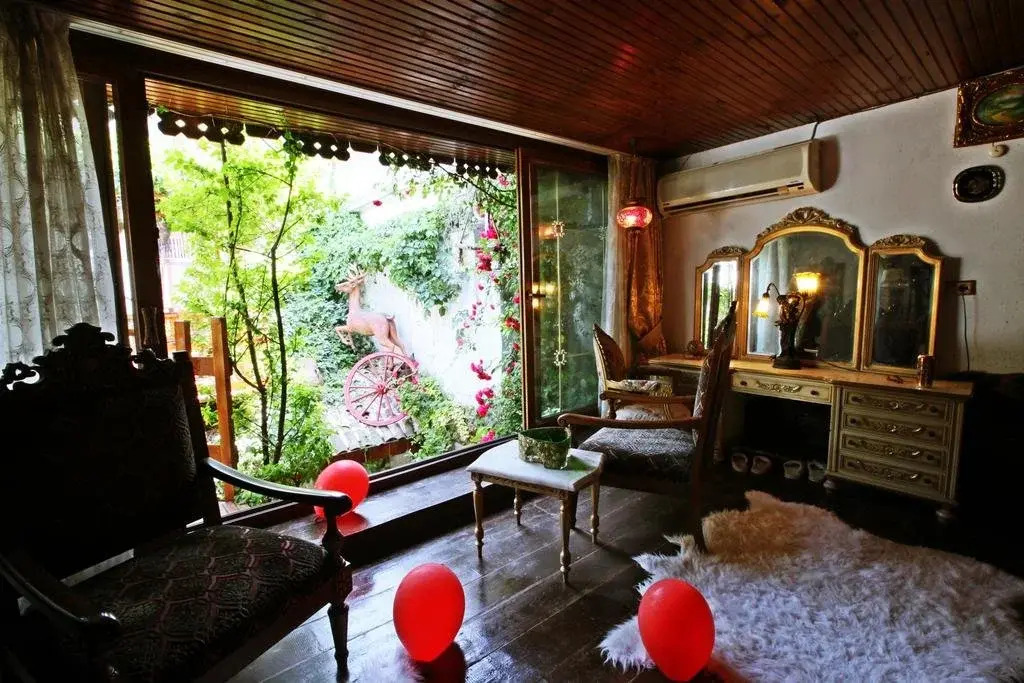 Antique Celtik House