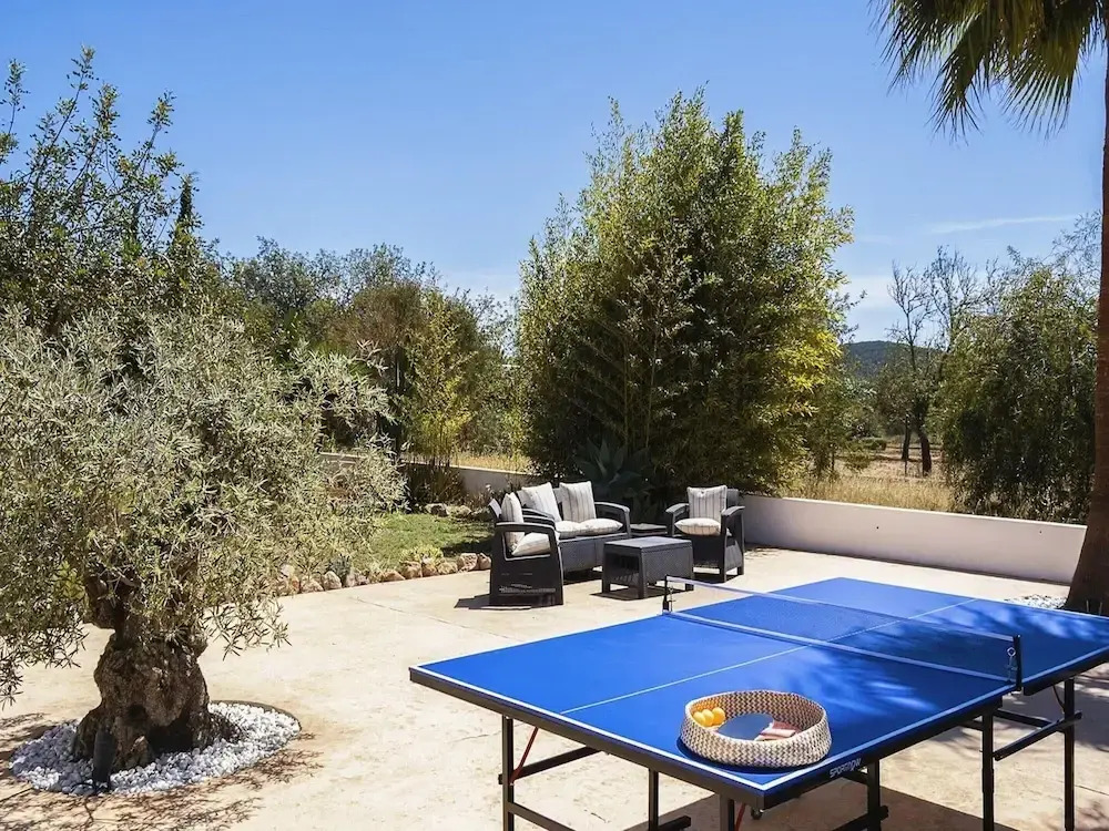 Spacious Villa With Games Area