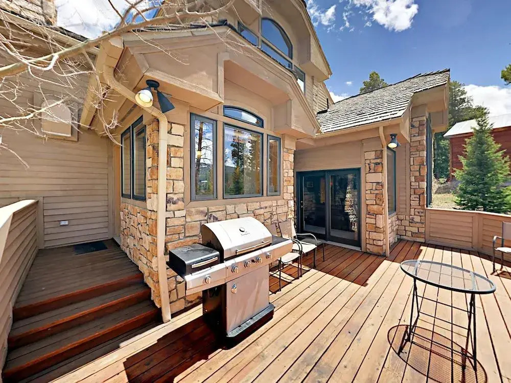 Mountain Majesty at Alpenvu Lodge by RedAwning