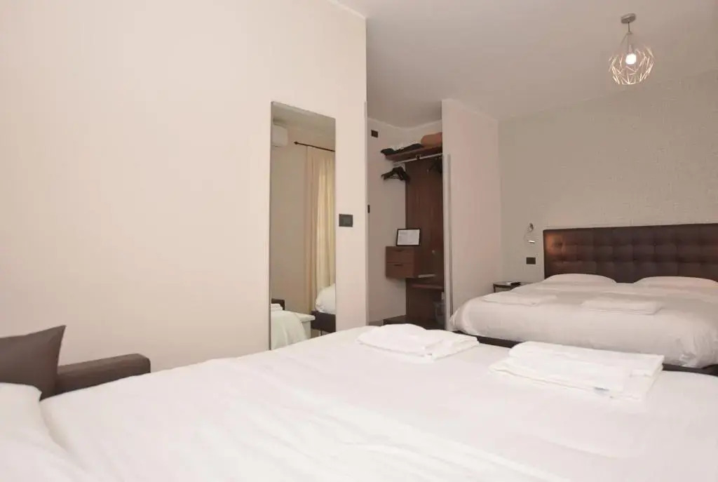 Hotel & Apartments " Perpoin "