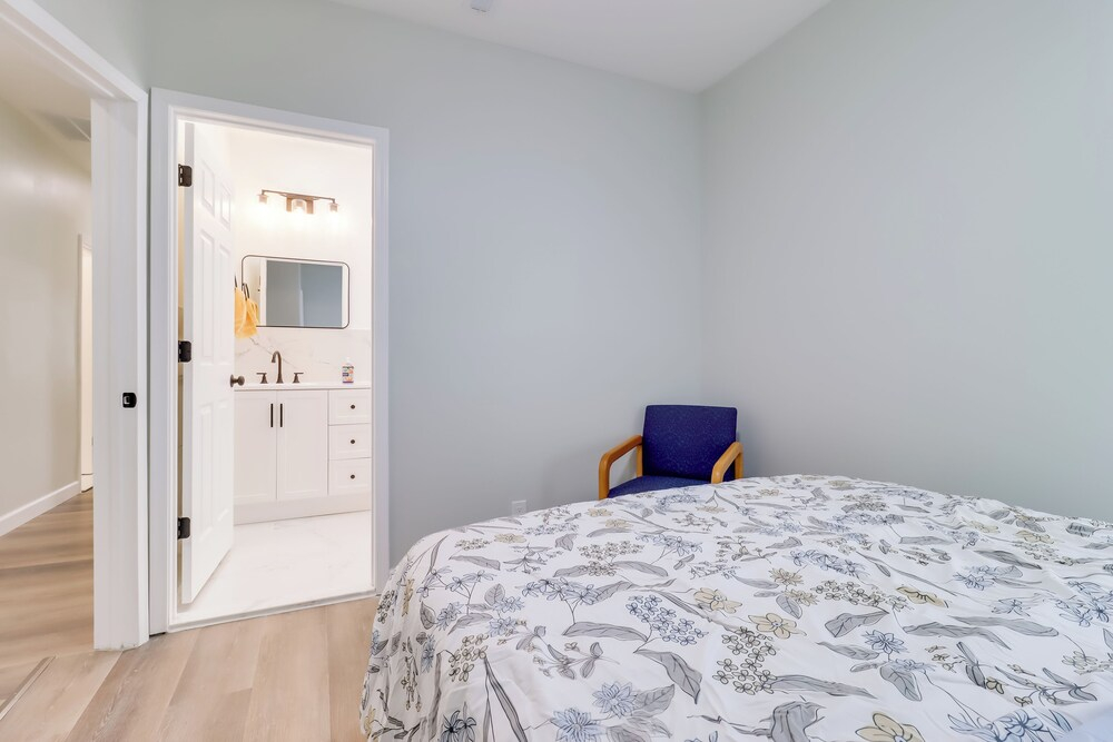 Near Midtown & Medical District! Updated Unit