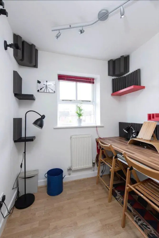 Sleek & Stylish 2BD Home w/ Office/studio