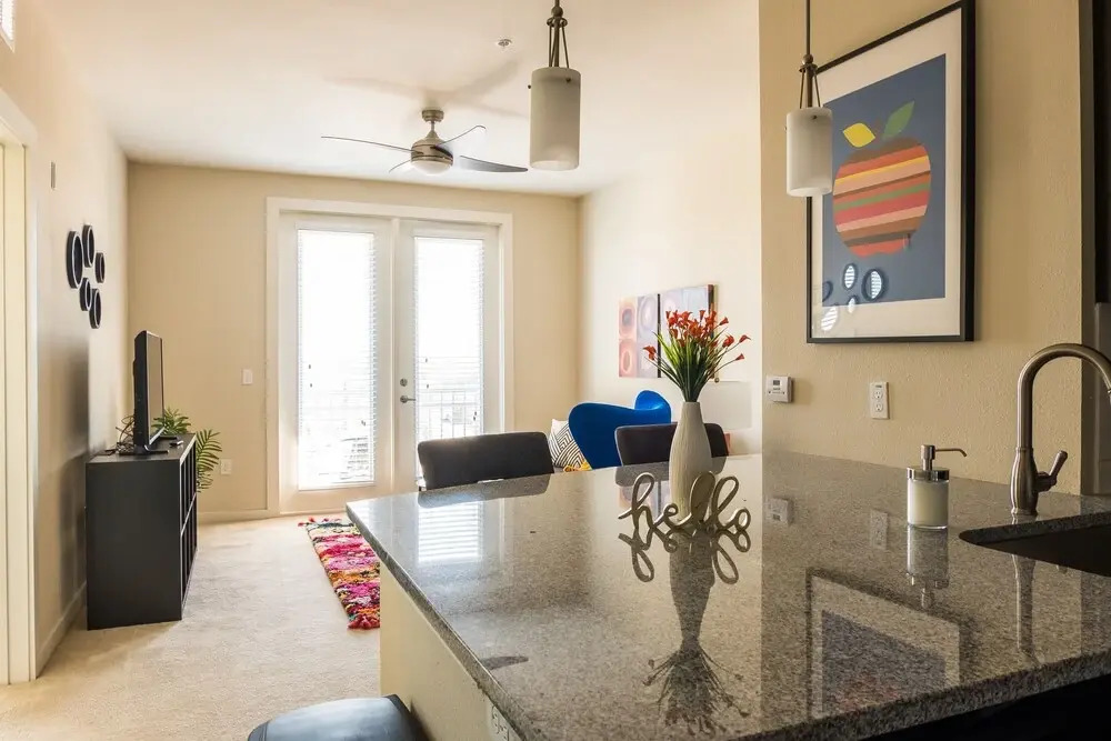 SoHo 1 BR with Balcony by Frontdesk