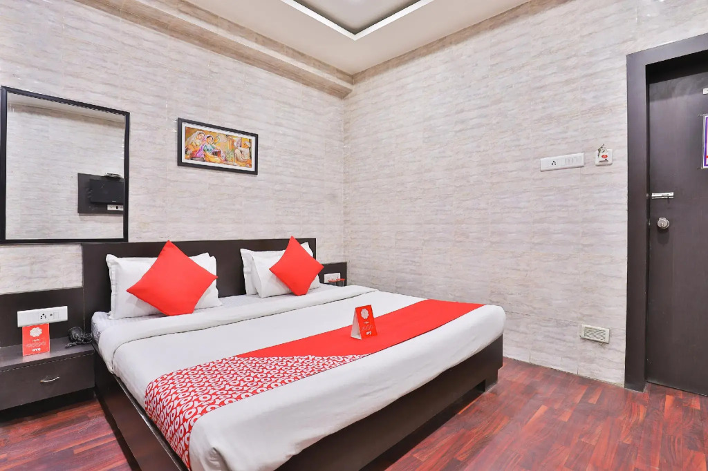 OYO 1345 Hotel S K