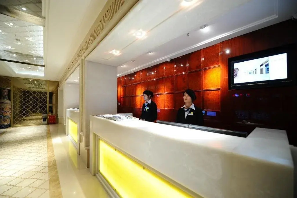 Lianchu Happiness Hotel