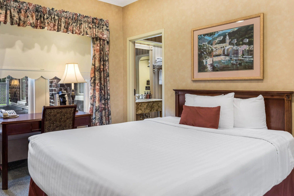 Traditions Hotel & Spa Johnson City - Binghamton, an Ascend Collection Hotel