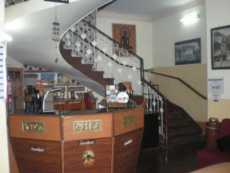 Hotel Amaara Lake