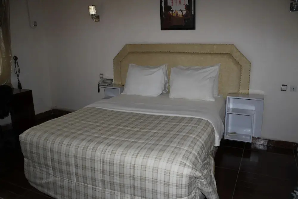 Zambezi Inn Airport Hotel