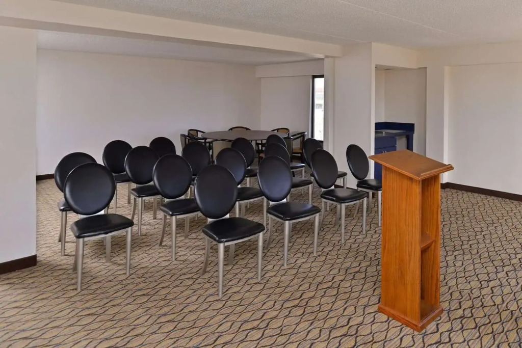 Quality Inn & Suites Matteson near I-57