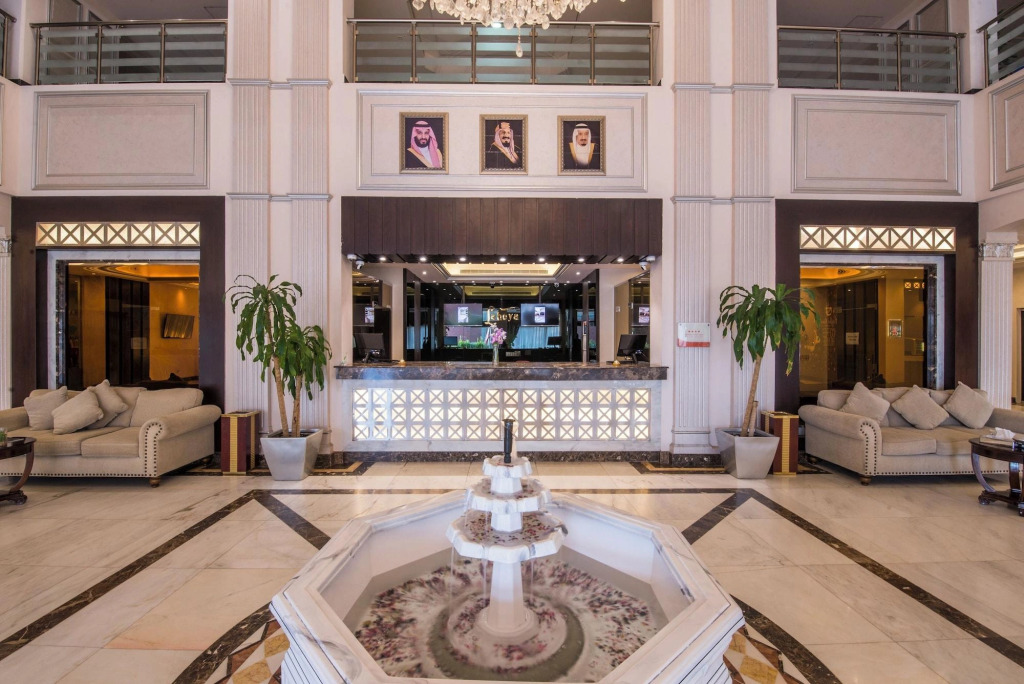 la hoya hotel suites