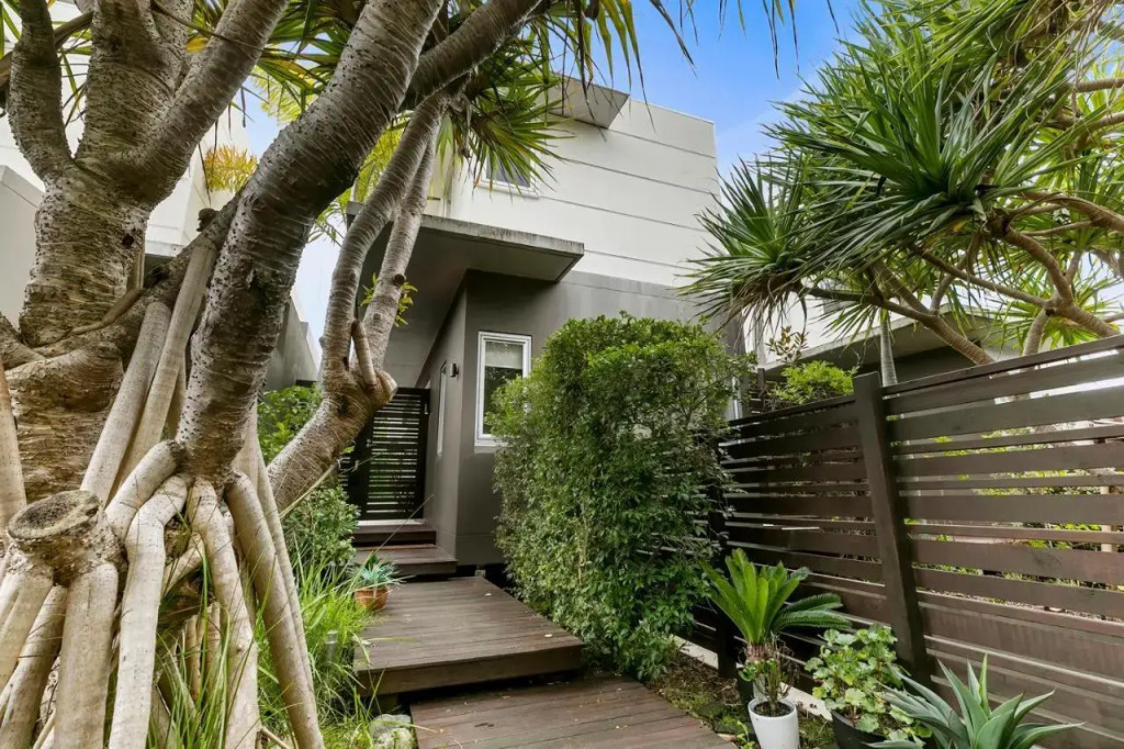 Sanctuary at Sunshine Beach - Tranquil Private Pool