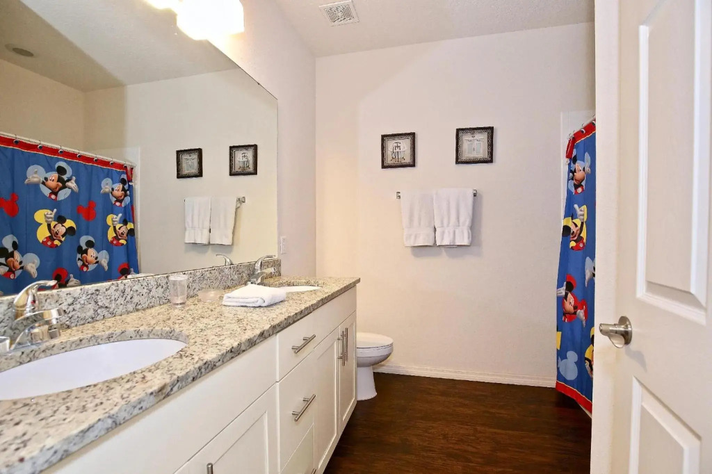 Brand new Townhouse in gated community super close to Disney