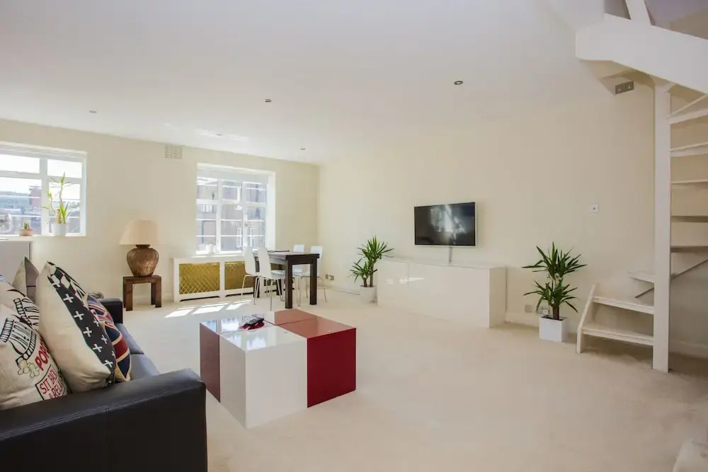 Stylish 2 Bedroom Flat In Prime Kensington