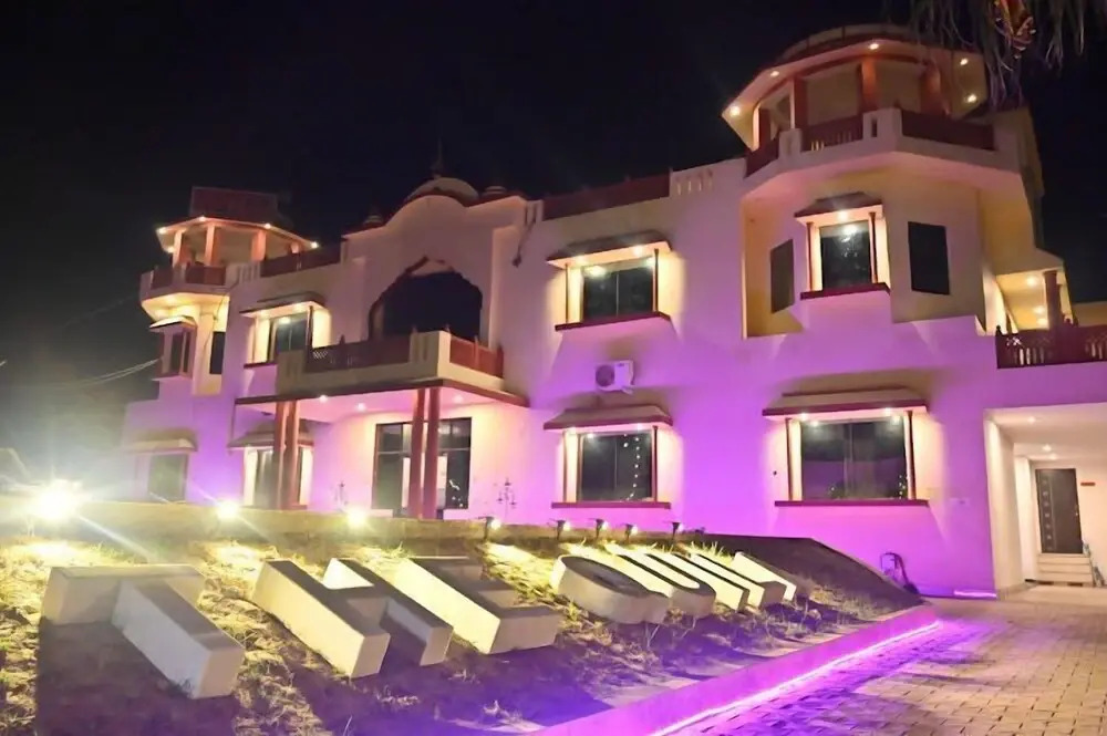 Quila Camps and Resort, Burja